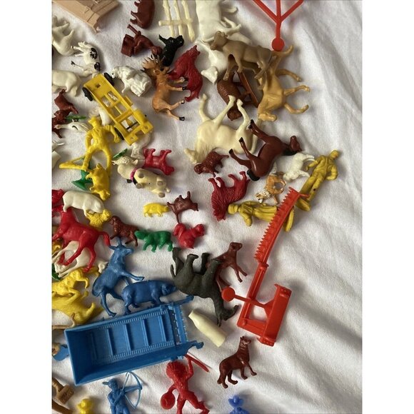 Vintage Rubber Plastic Cowboys Mix Indians Figure Collection LOT 1960's Animals - Picture 15 of 16